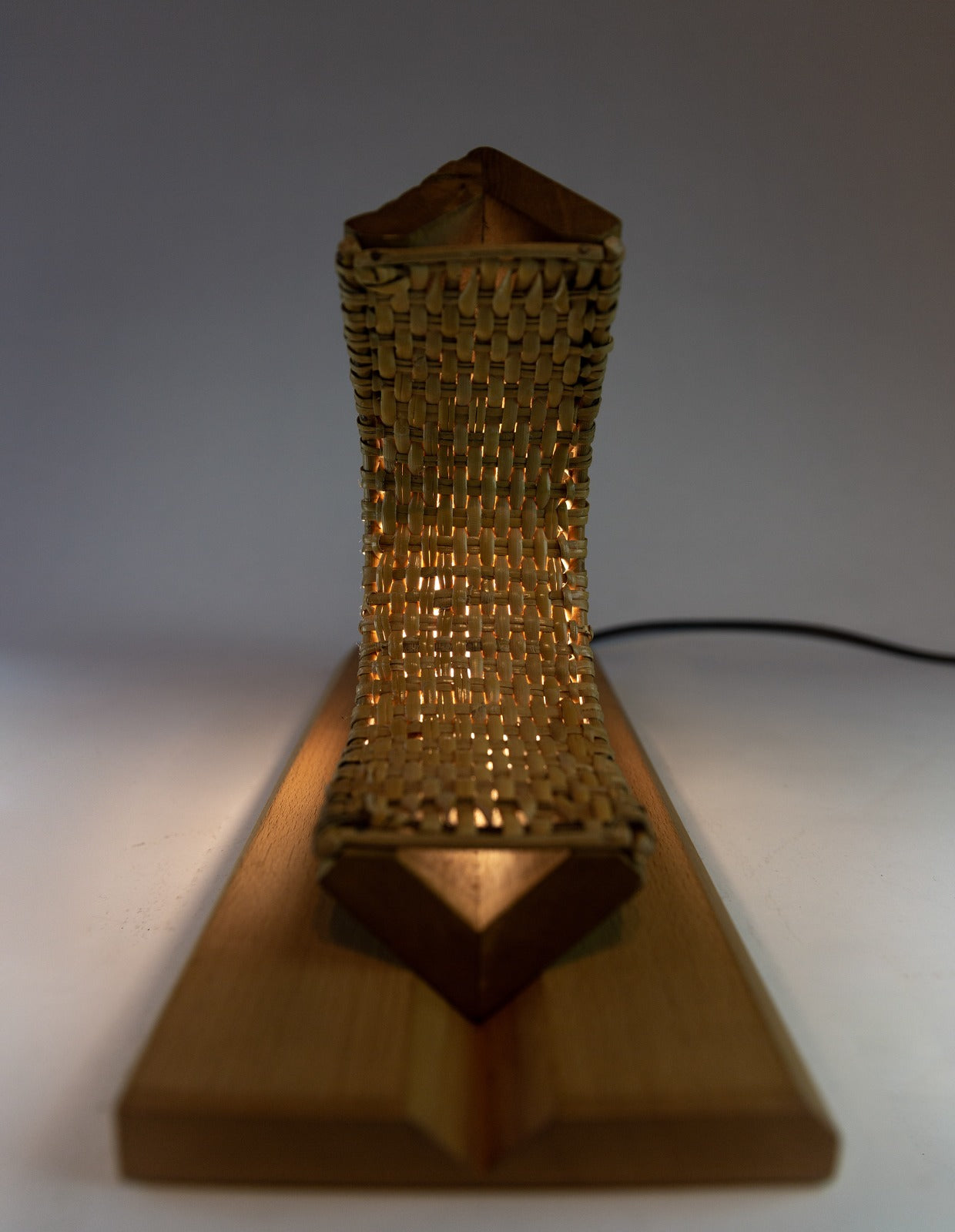 Acute Lamp